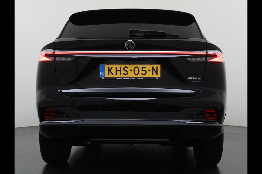 MG HS 1.5 Luxury PHEV VAN: 39.900,- VOOR: 33.330,- UW WKVOORDEEL: 6.470,- | PLUG-IN HYBRIDE | 272 PK | NIEUWE AUTO | >1.000 KM TOTAAL BEREIK | 1E REGISTRATIE 03-2026 | 360° CAMERA | ELEKTRISCHE ACHTERKLEP | 7 JAAR MG GARANTIE T/M 2033 | APPLE CARPLAY | ANDROID AUTO | STOELVERWARMING | FULL LED | ELEKTRISCHE STOELEN