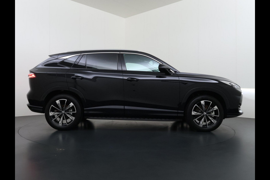 MG HS 1.5 Luxury PHEV VAN: 39.900,- VOOR: 33.330,- UW WKVOORDEEL: 6.470,- | PLUG-IN HYBRIDE | 272 PK | NIEUWE AUTO | >1.000 KM TOTAAL BEREIK | 1E REGISTRATIE 03-2026 | 360° CAMERA | ELEKTRISCHE ACHTERKLEP | 7 JAAR MG GARANTIE T/M 2033 | APPLE CARPLAY | ANDROID AUTO | STOELVERWARMING | FULL LED | ELEKTRISCHE STOELEN