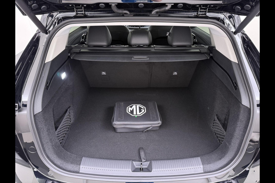 MG HS 1.5 Luxury PHEV VAN: 39.900,- VOOR: 33.330,- UW WKVOORDEEL: 6.470,- | PLUG-IN HYBRIDE | 272 PK | NIEUWE AUTO | >1.000 KM TOTAAL BEREIK | 1E REGISTRATIE 03-2026 | 360° CAMERA | ELEKTRISCHE ACHTERKLEP | 7 JAAR MG GARANTIE T/M 2033 | APPLE CARPLAY | ANDROID AUTO | STOELVERWARMING | FULL LED | ELEKTRISCHE STOELEN