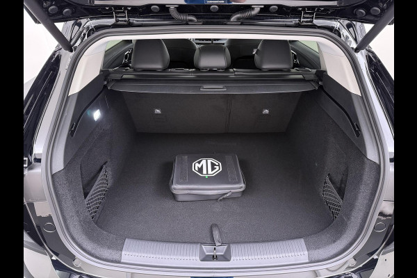 MG HS 1.5 Luxury PHEV VAN: 39.900,- VOOR: 33.330,- UW WKVOORDEEL: 6.470,- | PLUG-IN HYBRIDE | 272 PK | NIEUWE AUTO | >1.000 KM TOTAAL BEREIK | 1E REGISTRATIE 03-2026 | 360° CAMERA | ELEKTRISCHE ACHTERKLEP | 7 JAAR MG GARANTIE T/M 2033 | APPLE CARPLAY | ANDROID AUTO | STOELVERWARMING | FULL LED | ELEKTRISCHE STOELEN