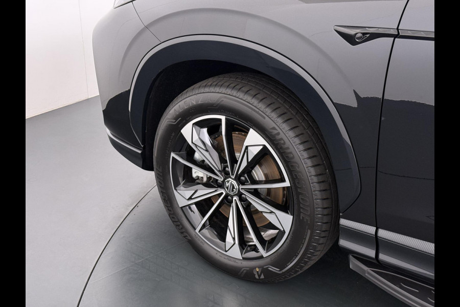 MG HS 1.5 Luxury PHEV VAN: 39.900,- VOOR: 33.330,- UW WKVOORDEEL: 6.470,- | PLUG-IN HYBRIDE | 272 PK | NIEUWE AUTO | >1.000 KM TOTAAL BEREIK | 1E REGISTRATIE 03-2026 | 360° CAMERA | ELEKTRISCHE ACHTERKLEP | 7 JAAR MG GARANTIE T/M 2033 | APPLE CARPLAY | ANDROID AUTO | STOELVERWARMING | FULL LED | ELEKTRISCHE STOELEN