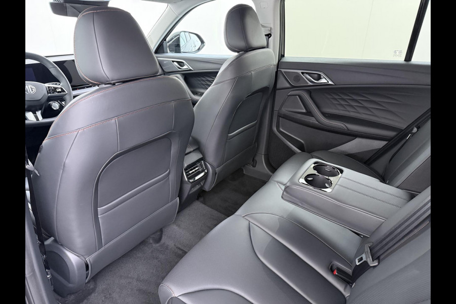 MG HS 1.5 Luxury PHEV VAN: 39.900,- VOOR: 33.330,- UW WKVOORDEEL: 6.470,- | PLUG-IN HYBRIDE | 272 PK | NIEUWE AUTO | >1.000 KM TOTAAL BEREIK | 1E REGISTRATIE 03-2026 | 360° CAMERA | ELEKTRISCHE ACHTERKLEP | 7 JAAR MG GARANTIE T/M 2033 | APPLE CARPLAY | ANDROID AUTO | STOELVERWARMING | FULL LED | ELEKTRISCHE STOELEN