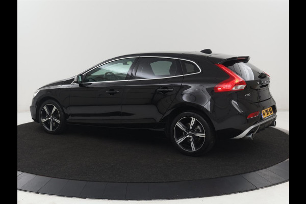 Volvo V40 1.5 T3 Polar+ Sport | Panoramadak | Stoelverwarming | Leder/Alcantara | Standkachel | Camera | Park Assist | Navigatie | Full LED | Keyless | Climate control | Bluetooth | Cruise control | R Design