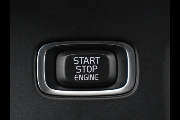 Volvo V40 1.5 T3 Polar+ Sport | Panoramadak | Stoelverwarming | Leder/Alcantara | Standkachel | Camera | Park Assist | Navigatie | Full LED | Keyless | Climate control | Bluetooth | Cruise control | R Design
