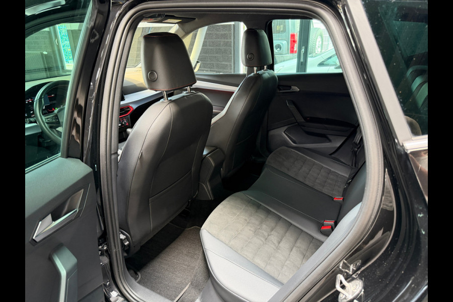Seat Arona 1.0 TSI FR | DSG | Leder / Alcantara | Camera | Climate | Stoelverwarming | Virtual
