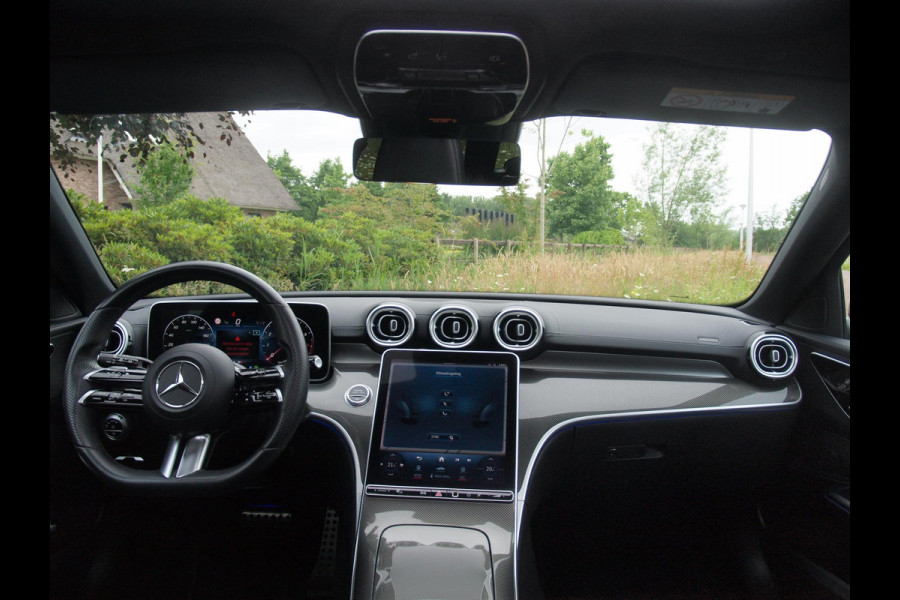 Mercedes-Benz C-Klasse Estate 180 AMG Line | Panoramadak | Trekhaak | 360 Camera | Memory Stoelen | DIGITAL LIGHT |