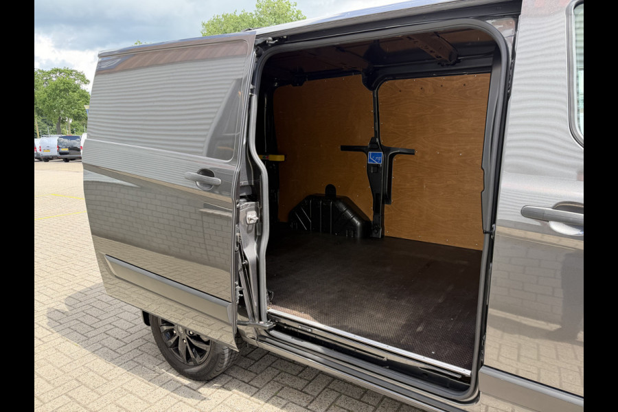 Ford Transit Custom 280 2.0 TDCI L1H1 Trend / vaste prijs rijklaar € 17.950 ex btw / lease vanaf € 302 / magnetic grey metallic / lichtmetalen velgen / airco / cruise / camera / trekhaak !