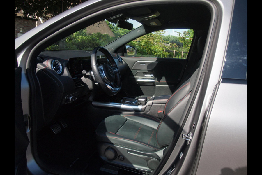Mercedes-Benz EQA 250 Business Solution AMG 67 kWh | SOH 96% | Camera | Sfeerverlichting | Dealeronderhouden | NL-Auto |