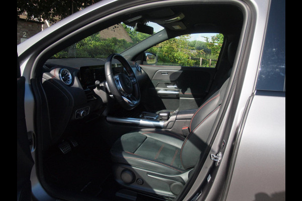 Mercedes-Benz EQA 250 Business Solution AMG 67 kWh | SOH 96% | Camera | Sfeerverlichting | Dealeronderhouden | NL-Auto |