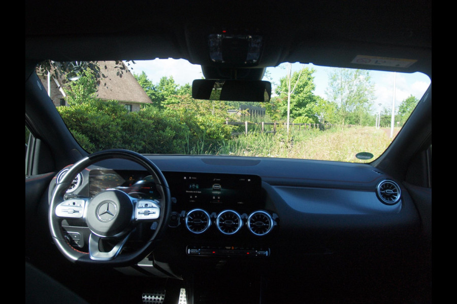 Mercedes-Benz EQA 250 Business Solution AMG 67 kWh | SOH 96% | Camera | Sfeerverlichting | Dealeronderhouden | NL-Auto |