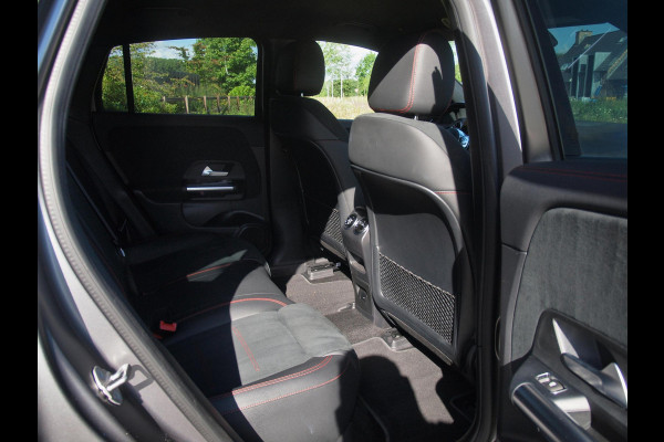 Mercedes-Benz EQA 250 Business Solution AMG 67 kWh | SOH 96% | Camera | Sfeerverlichting | Dealeronderhouden | NL-Auto |