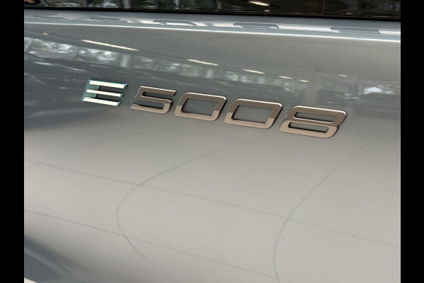 Peugeot E-5008 Allure Avantage 73 kWh | Tot 8 jaar garantie | Camera | Apple Carplay/Android Auto | 19 inch velgen