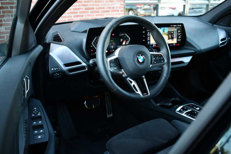 BMW 1-serie 120 M-Sport Pano ACC 360 HUD El-Klep 18inch Shadowline