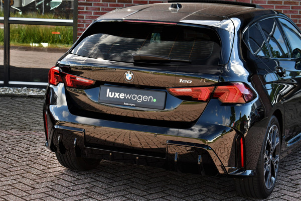 BMW 1-serie 120 M-Sport Pano ACC 360 HUD El-Klep 18inch Shadowline