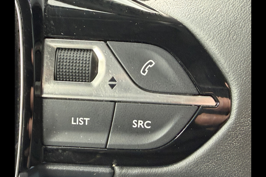 Peugeot 208 100pk Allure (Camera - LED - Navigatie - Apple Carplay - Automatische Airco - Parkeersensoren)