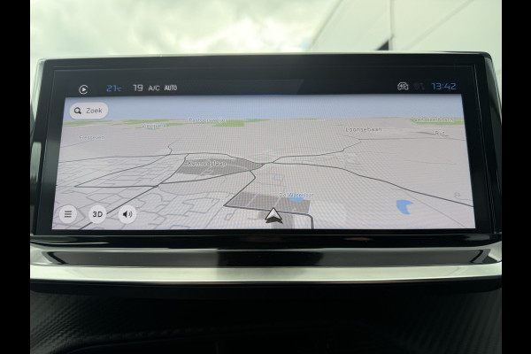 Peugeot 208 100pk Allure (Camera - LED - Navigatie - Apple Carplay - Automatische Airco - Parkeersensoren)
