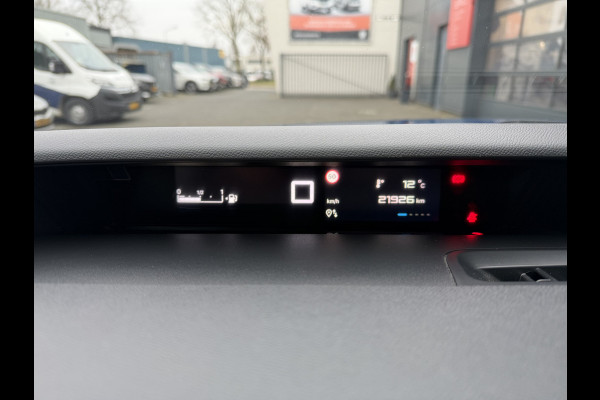 Citroën C3 100pk Max (Camera - LED - Automatische Airco - Navigatie - Apple Carplay - Draadloos laden - Lichtmetalen velgen 17" )