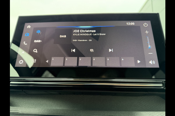 Citroën C3 100pk Max (Camera - LED - Automatische Airco - Navigatie - Apple Carplay - Draadloos laden - Lichtmetalen velgen 17" )