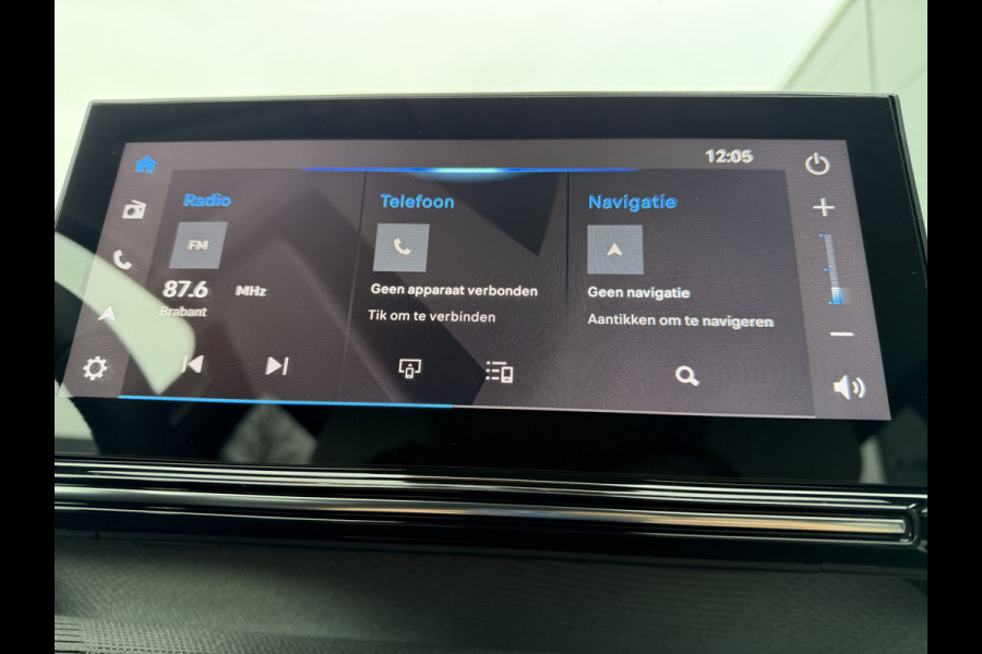 Citroën C3 100pk Max (Camera - LED - Automatische Airco - Navigatie - Apple Carplay - Draadloos laden - Lichtmetalen velgen 17" )