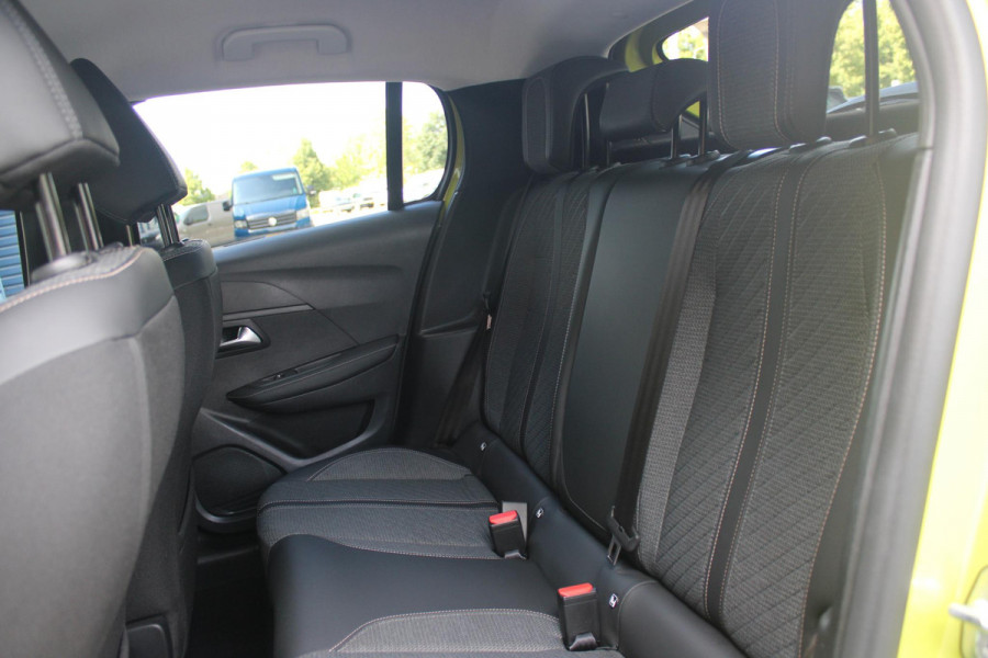 Peugeot 208 1.2 100PK ALLURE | PARKEERSENSOREN VOOR + ACHTER | DRAADLOZE APPLE CARPLAY/ANDROID AUTO | CRUISE CONTROL | DAB+ RADIO | CLIMATE CONTROL | LED KOPLAMPEN | LICHTMETALEN VELGEN 16" |