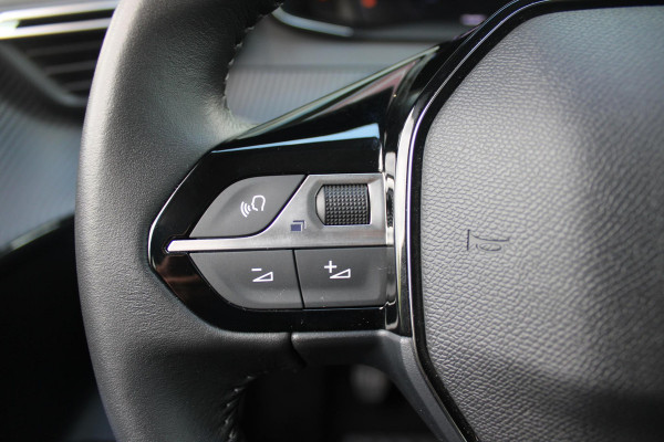 Peugeot 208 1.2 100PK ALLURE | PARKEERSENSOREN VOOR + ACHTER | DRAADLOZE APPLE CARPLAY/ANDROID AUTO | CRUISE CONTROL | DAB+ RADIO | CLIMATE CONTROL | LED KOPLAMPEN | LICHTMETALEN VELGEN 16" |