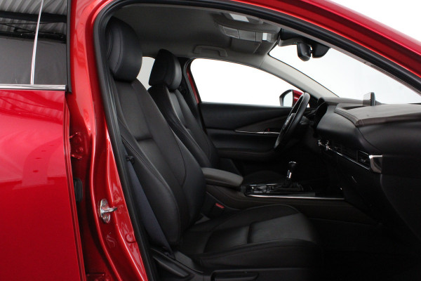 Mazda CX-30 2.0 e-SkyActiv-X M Hybrid Luxury > 186pk/Trekhaak/Crystal Red Soul/Bose/Leer/Memory...