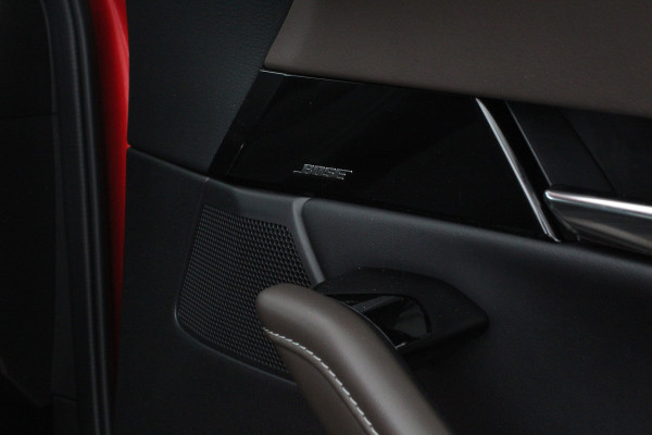 Mazda CX-30 2.0 e-SkyActiv-X M Hybrid Luxury > 186pk/Trekhaak/Crystal Red Soul/Bose/Leer/Memory...