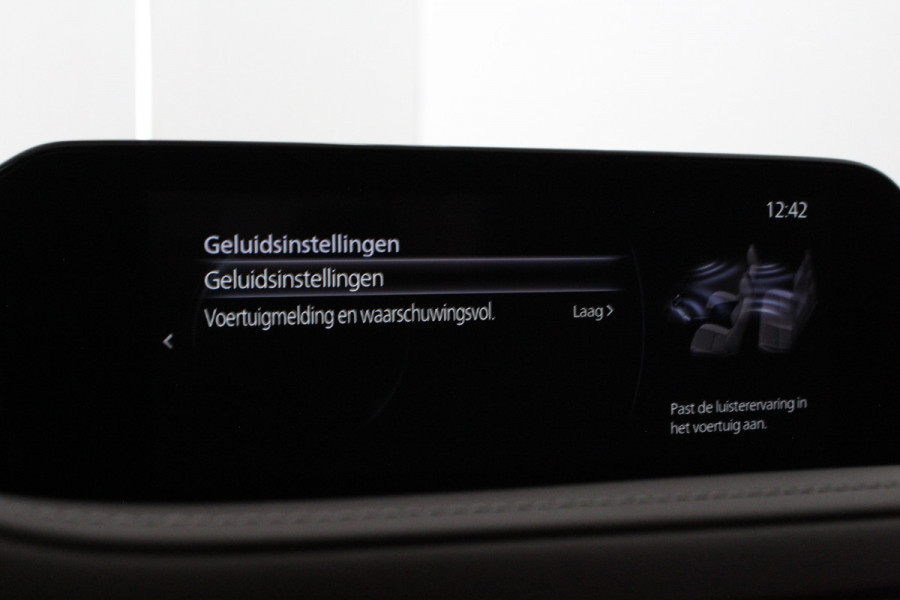 Mazda CX-30 2.0 e-SkyActiv-X M Hybrid Luxury > 186pk/Trekhaak/Crystal Red Soul/Bose/Leer/Memory...