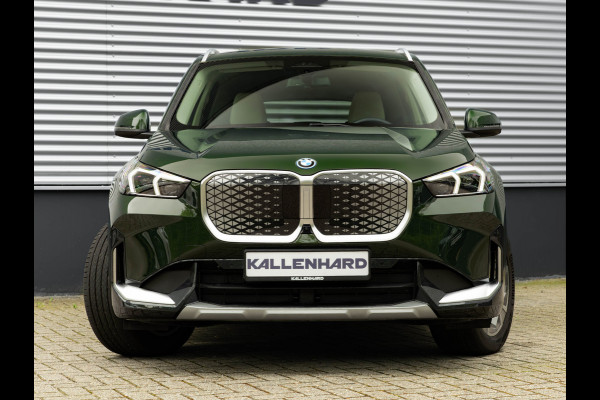 BMW iX1 eDrive20 xLine - Sportstoelen - ACC - Head-up - Parking Assist Plus