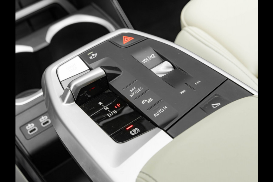 BMW iX1 eDrive20 xLine - Sportstoelen - ACC - Head-up - Parking Assist Plus