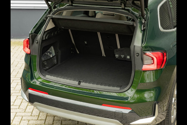 BMW iX1 eDrive20 xLine - Sportstoelen - ACC - Head-up - Parking Assist Plus