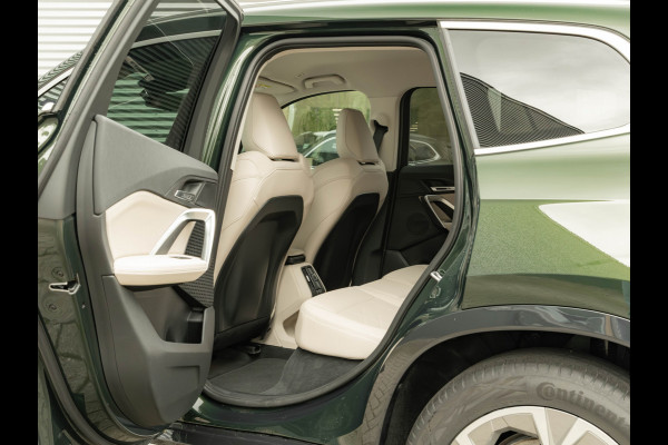 BMW iX1 eDrive20 xLine - Sportstoelen - ACC - Head-up - Parking Assist Plus