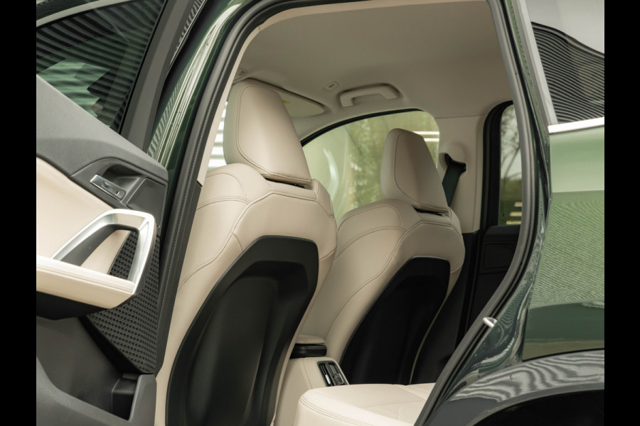 BMW iX1 eDrive20 xLine - Sportstoelen - ACC - Head-up - Parking Assist Plus