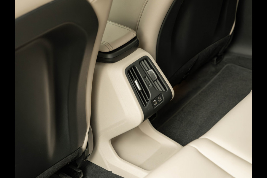 BMW iX1 eDrive20 xLine - Sportstoelen - ACC - Head-up - Parking Assist Plus