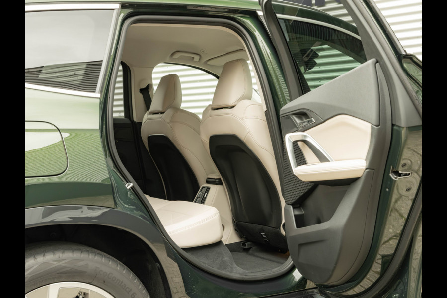 BMW iX1 eDrive20 xLine - Sportstoelen - ACC - Head-up - Parking Assist Plus