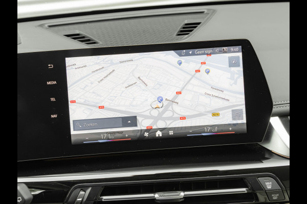 BMW iX1 eDrive20 xLine - Sportstoelen - ACC - Head-up - Parking Assist Plus