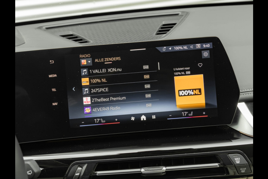 BMW iX1 eDrive20 xLine - Sportstoelen - ACC - Head-up - Parking Assist Plus