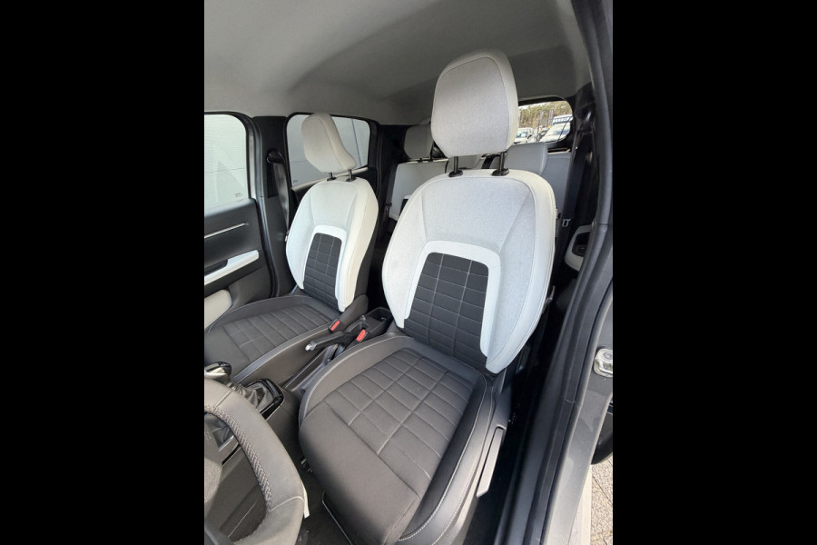 Citroën ë-C3 Max 113pk Comfort Range 44 kWh (Camera - Navigatie - Automatische Airco - Apple Carplay - LED - 17")