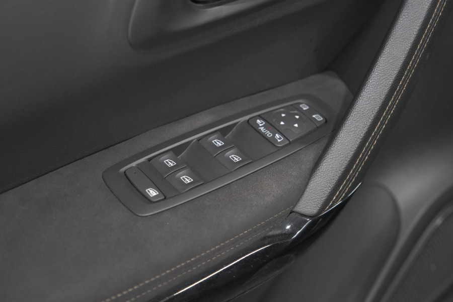 Renault Kadjar TCe 160 EDC Black Edition | BOSE Audio | Adaptieve Cruise Control | Camera | Dodehoekdetectie