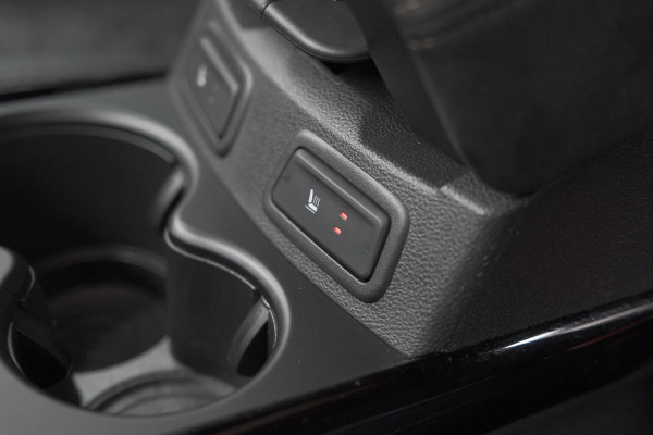 Renault Kadjar TCe 160 EDC Black Edition | BOSE Audio | Adaptieve Cruise Control | Camera | Dodehoekdetectie