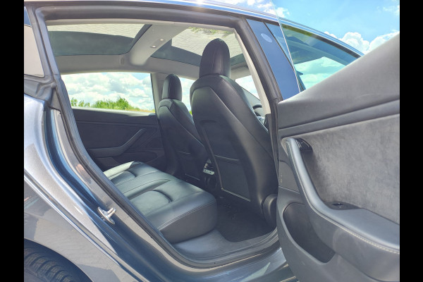 Tesla Model 3 Long Range AWD 75kWh 19"Lmv Autopilot Panoramadak Navi Ecc Camera's Adap.Cruise Leder Keyless Elek.Stoelen+Memory+Verwarmd Audiosysteem premium 4WD Spraakbediening Origineel Nederlandse Auto