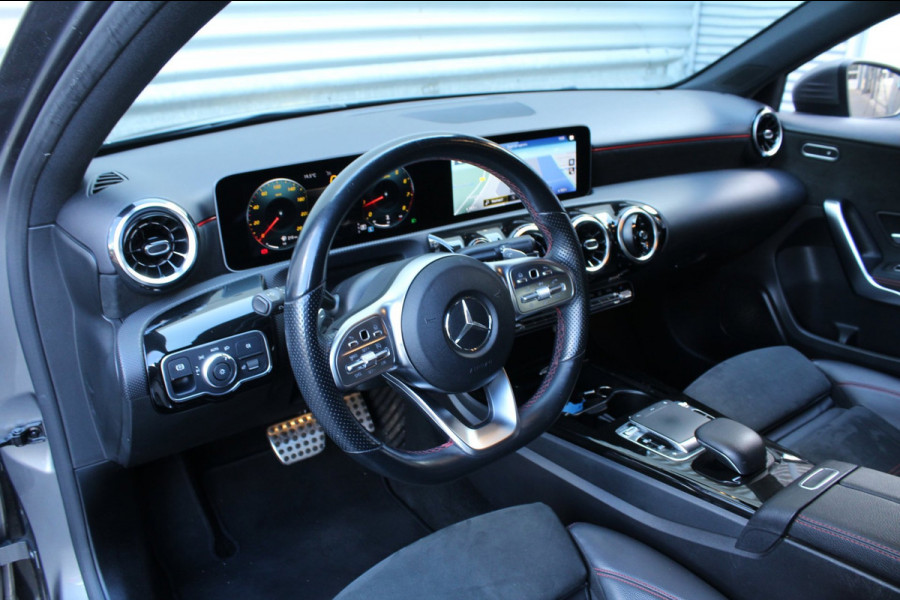 Mercedes-Benz A-Klasse 200 163PK Business Solution AMG AUTOMAAT NL-Auto NAP