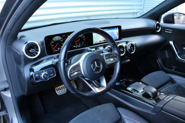 Mercedes-Benz A-Klasse 200 163PK Business Solution AMG AUTOMAAT NL-Auto NAP