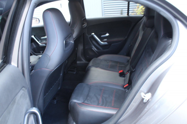 Mercedes-Benz A-Klasse 200 163PK Business Solution AMG AUTOMAAT NL-Auto NAP