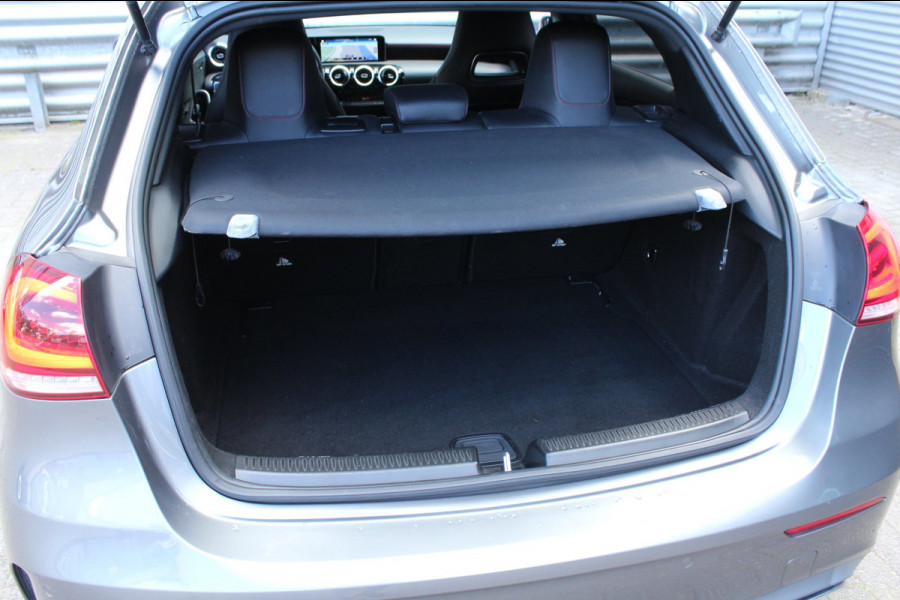 Mercedes-Benz A-Klasse 200 163PK Business Solution AMG AUTOMAAT NL-Auto NAP