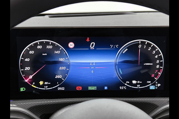 Mercedes-Benz A-Klasse 250 e Business Solution AMG | AMG Line Plus pakket | Smartphone-integratie | Head-up display | Panoramaschuifdak | Inclusief 24 maanden Mercedes-Benz Certified garantie voor Europa.