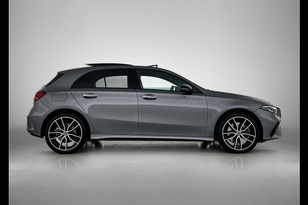 Mercedes-Benz A-Klasse 250 e Business Solution AMG | AMG Line Plus pakket | Smartphone-integratie | Head-up display | Panoramaschuifdak | Inclusief 24 maanden Mercedes-Benz Certified garantie voor Europa.