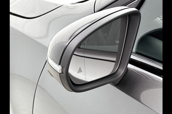 Mercedes-Benz A-Klasse 250 e Business Solution AMG | AMG Line Plus pakket | Smartphone-integratie | Head-up display | Panoramaschuifdak | Inclusief 24 maanden Mercedes-Benz Certified garantie voor Europa.