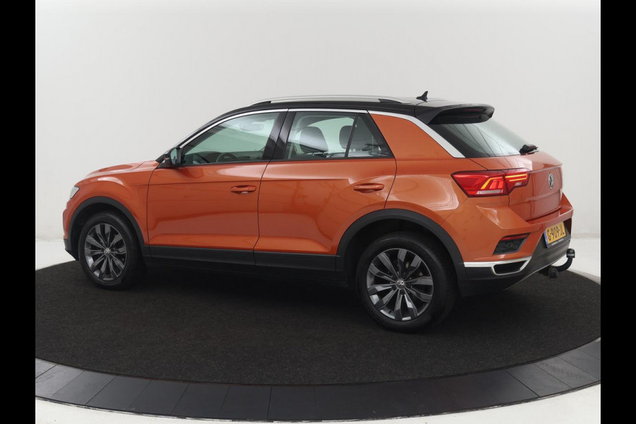 Volkswagen T-Roc 1.5 TSI Style Business | Trekhaak | Stoelverw. | Camera | Carplay | Adaptive cruise | Navigatie | Parkeerhulp | DAB | Bluetooth | Climate control