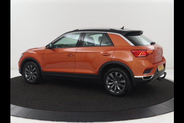Volkswagen T-Roc 1.5 TSI Style Business | Trekhaak | Stoelverw. | Camera | Carplay | Adaptive cruise | Navigatie | Parkeerhulp | DAB | Bluetooth | Climate control